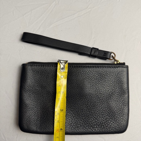 Kate Spade Black Leather Zipper Wristlet purse - Picture 7 of 7
